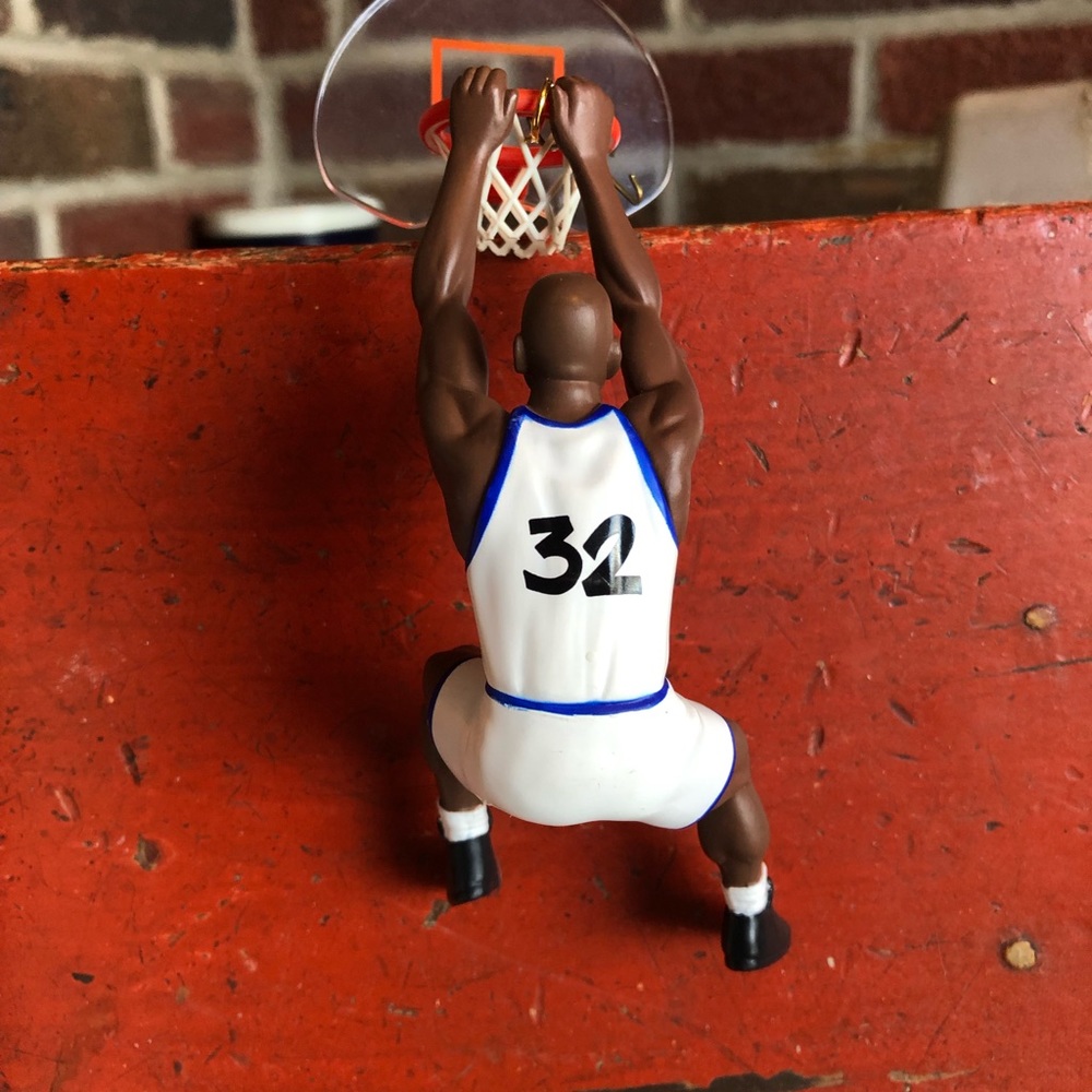 Shaq basketball 1995 hallmark ornament MIB - Picture 4 of 6
